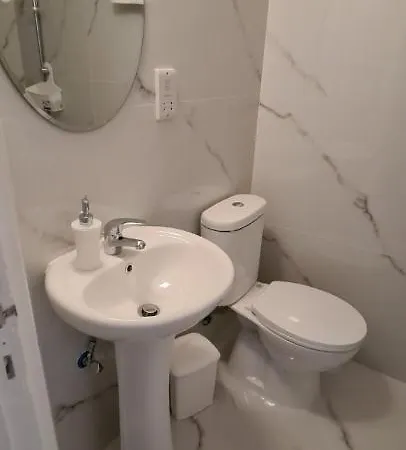 Area Apartment *