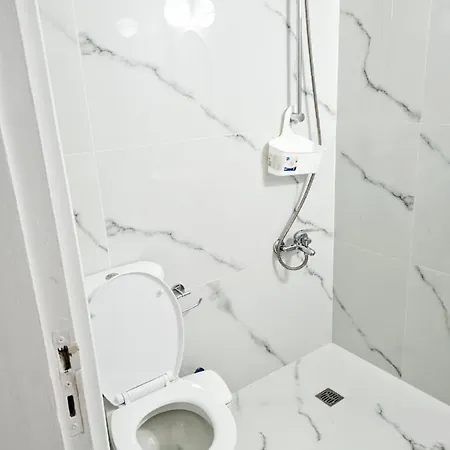 Area Apartment *